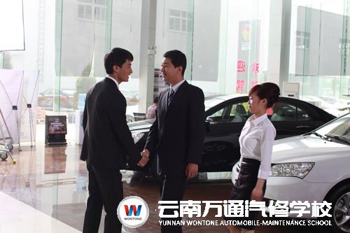 萬通學(xué)子：學(xué)汽修，高薪就業(yè)不用愁