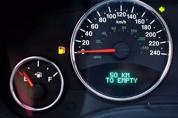 汽車沒油了怎么辦？.jpg