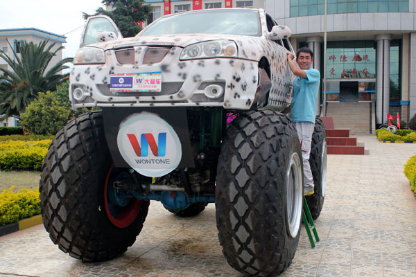 云南萬通汽修學(xué)校——大腳車.jpg