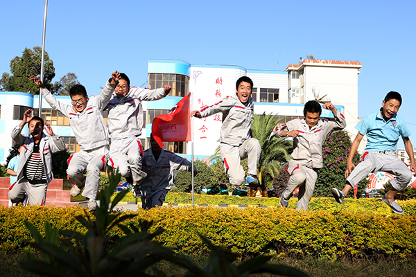 陽光奮斗的少年們.jpg